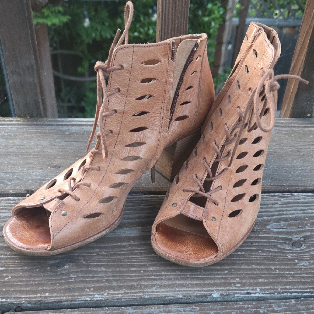 Paul Green Tan Cutout Lace-Up Peep Toe Heels